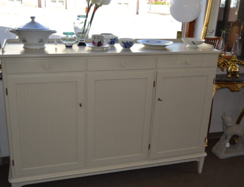 Sidobord gustaviansk stil